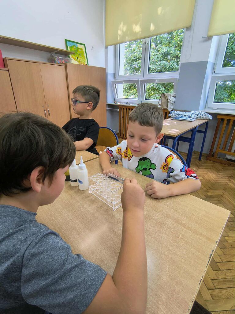 AKADEMIA MŁODEGO NAUKOWCA