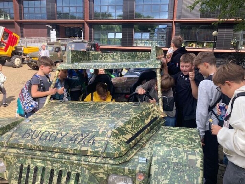 UCZNIOWIE KLASY V NA LUBELSKIM FESTIWALU NAUKI