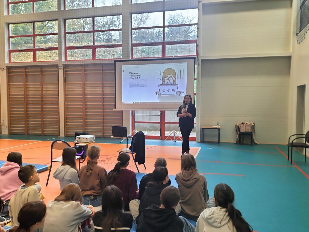 “ADWOKACI ROZJAŚNIAJĄ PRAWO. PRAWO VS HEJT. SZKOŁA WOLNA OD HEJTU”