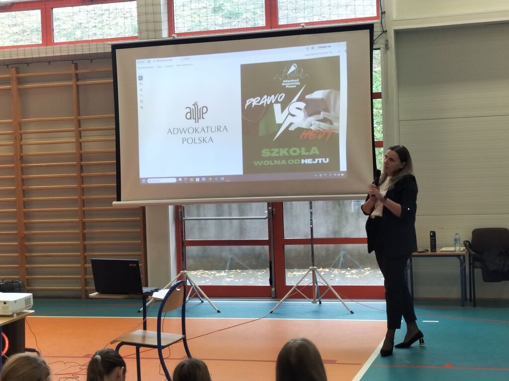 “ADWOKACI ROZJAŚNIAJĄ PRAWO. PRAWO VS HEJT. SZKOŁA WOLNA OD HEJTU”