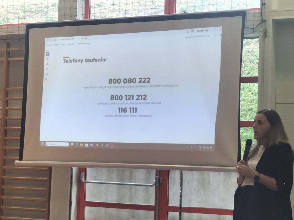 “ADWOKACI ROZJAŚNIAJĄ PRAWO. PRAWO VS HEJT. SZKOŁA WOLNA OD HEJTU”