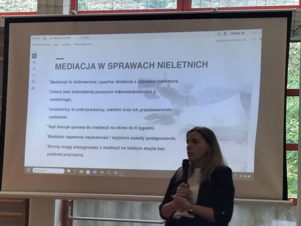 “ADWOKACI ROZJAŚNIAJĄ PRAWO. PRAWO VS HEJT. SZKOŁA WOLNA OD HEJTU”