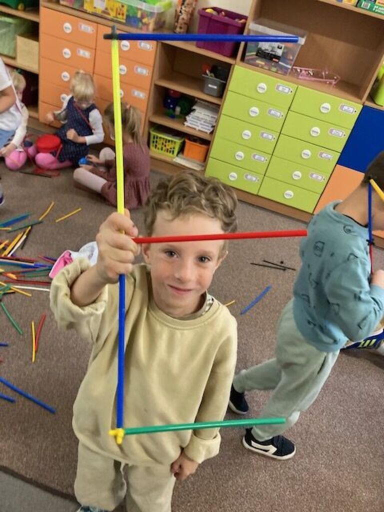 NAUKA PRZEZ ZABAWĘ – LICZEBNIKI PO ANGIELSKU W ZERÓWCE