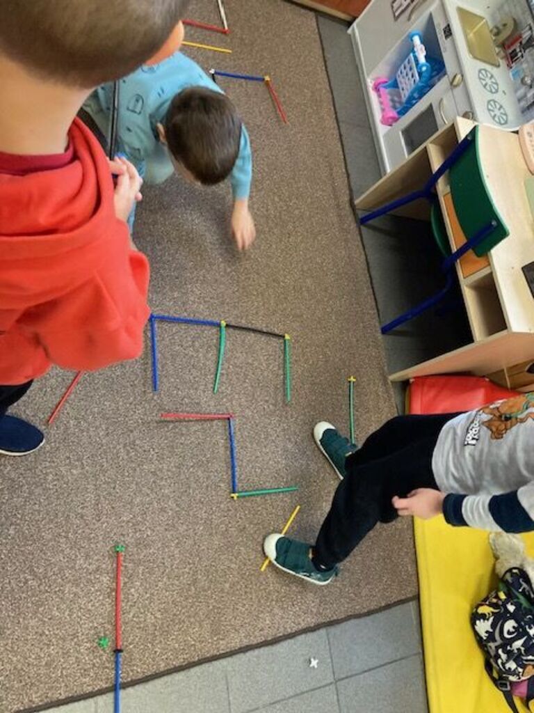 NAUKA PRZEZ ZABAWĘ – LICZEBNIKI PO ANGIELSKU W ZERÓWCE