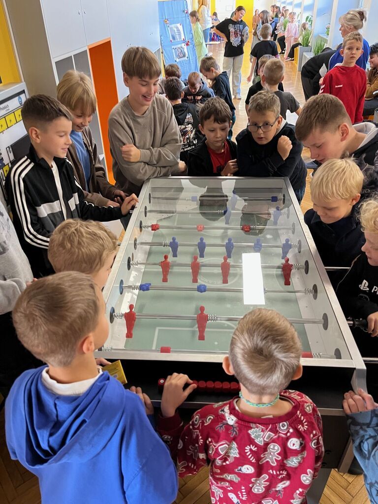 NOWA ATRAKCJA W NASZEJ SZKOLE – PIŁKARZYKI