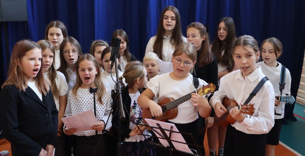 UROCZYSTY APEL Z OKAZJI DNIA PAPIESKIEGO