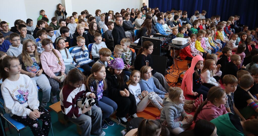 UROCZYSTY APEL Z OKAZJI DNIA PAPIESKIEGO