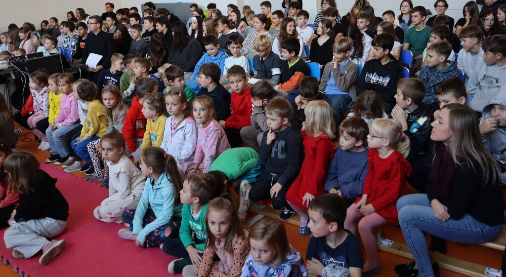 UROCZYSTY APEL Z OKAZJI DNIA PAPIESKIEGO