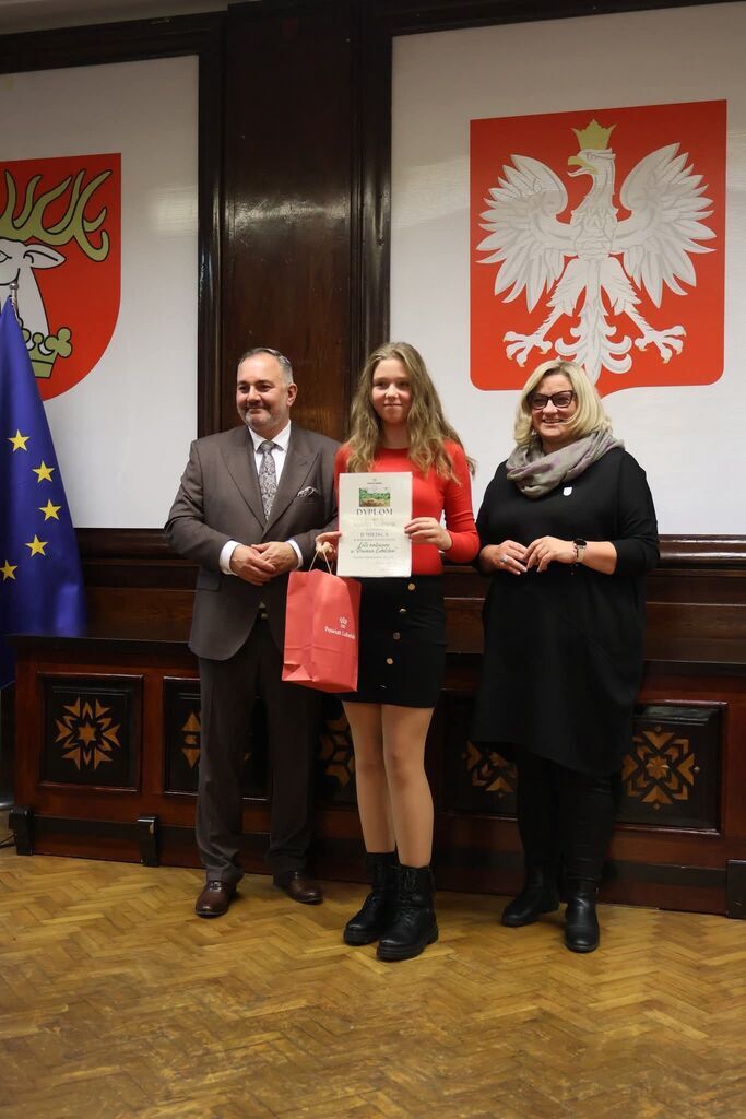 SUKCES NASZYCH UCZNIÓW W POWIATOWYM KONKURSIE