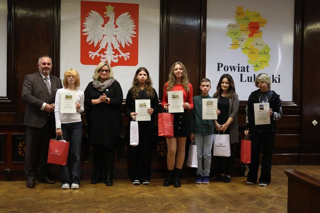 SUKCES NASZYCH UCZNIÓW W POWIATOWYM KONKURSIE
