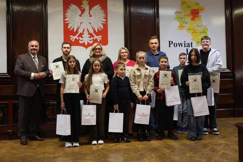 SUKCES NASZYCH UCZNIÓW W POWIATOWYM KONKURSIE