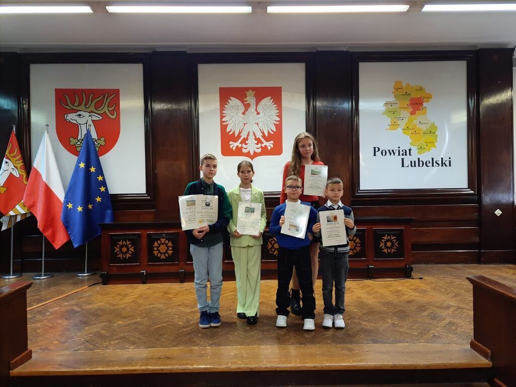 SUKCES NASZYCH UCZNIÓW W POWIATOWYM KONKURSIE