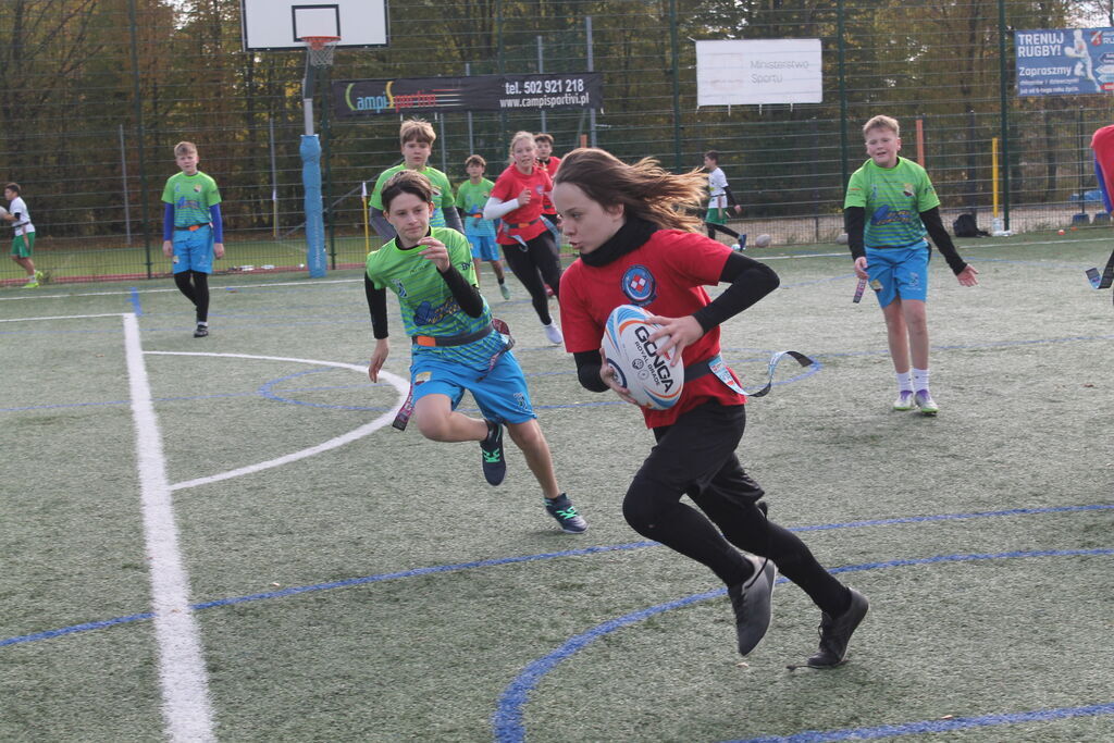SUKCES NASZYCH UCZNIÓW W TURNIEJU RUGBY TAG W ŁUSZCZOWIE!