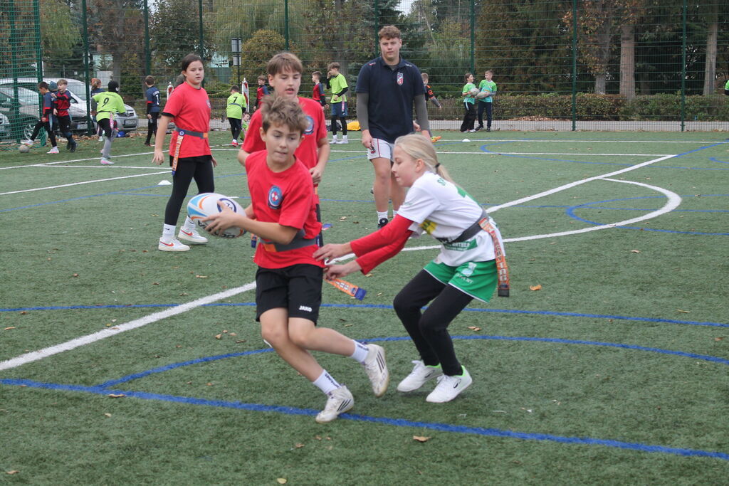 SUKCES NASZYCH UCZNIÓW W TURNIEJU RUGBY TAG W ŁUSZCZOWIE!