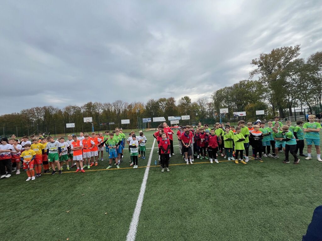 SUKCES NASZYCH UCZNIÓW W TURNIEJU RUGBY TAG W ŁUSZCZOWIE!
