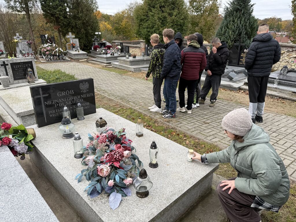 PAMIĘTAMY O TYCH, KTÓRZY ODESZLI…