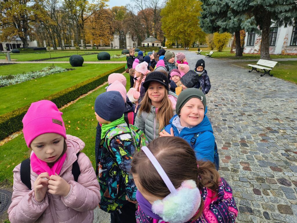 WYCIECZKA DO PAŁACU ZAMOYSKICH W KOZŁÓWCE