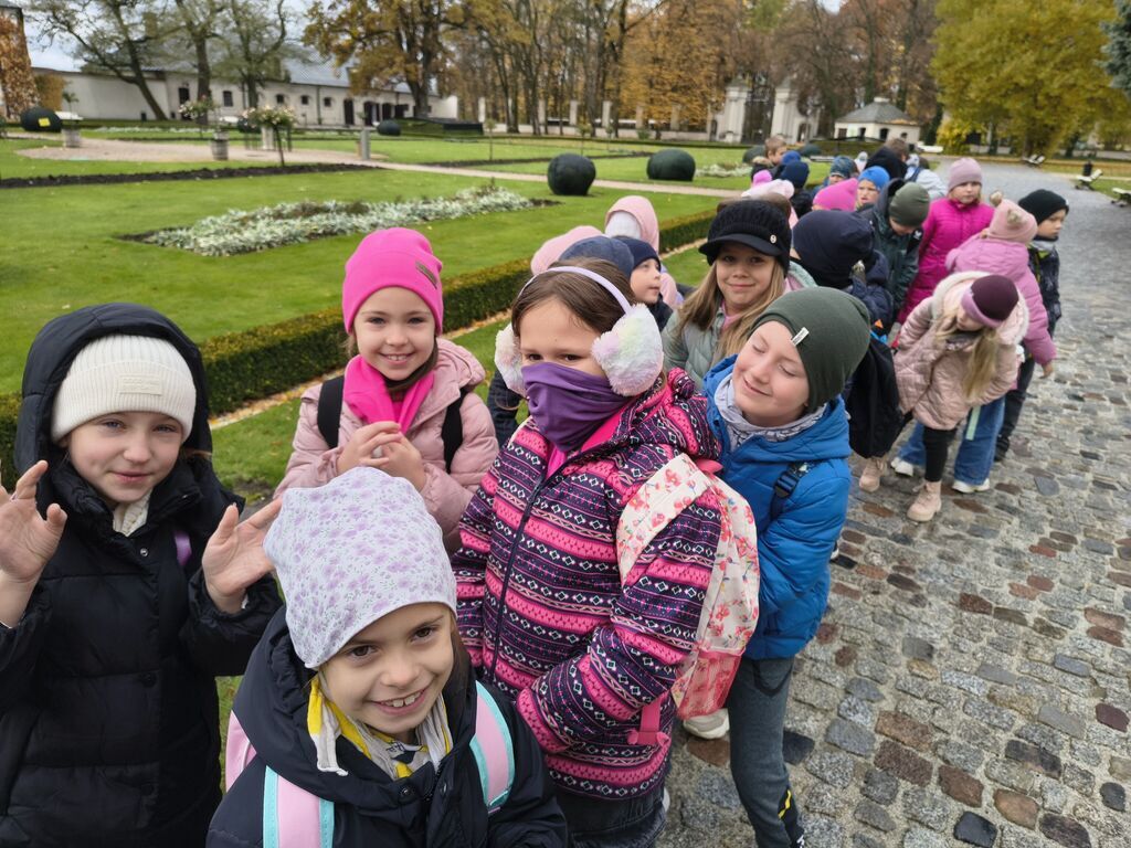 WYCIECZKA DO PAŁACU ZAMOYSKICH W KOZŁÓWCE