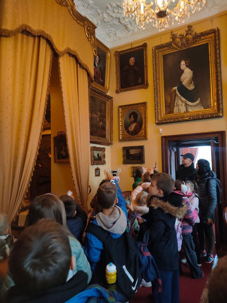 WYCIECZKA DO PAŁACU ZAMOYSKICH W KOZŁÓWCE