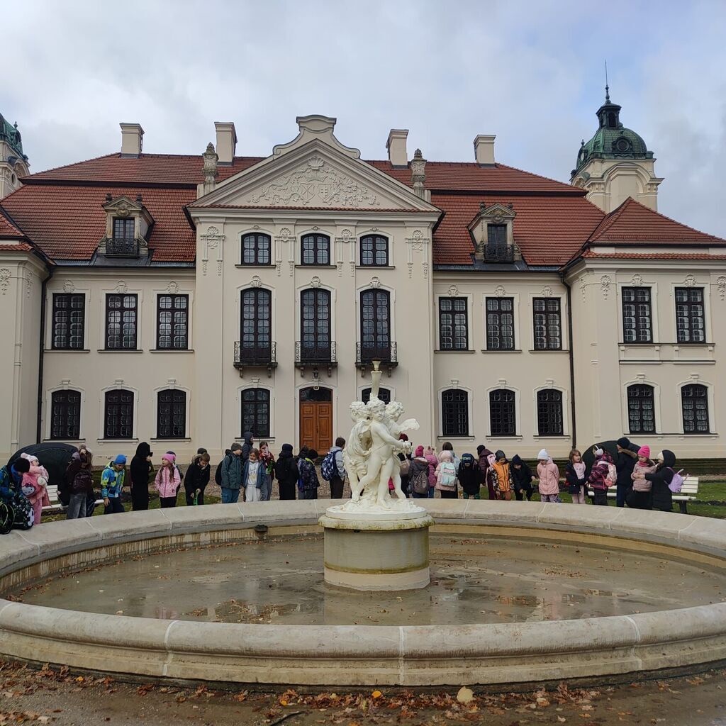 WYCIECZKA DO PAŁACU ZAMOYSKICH W KOZŁÓWCE