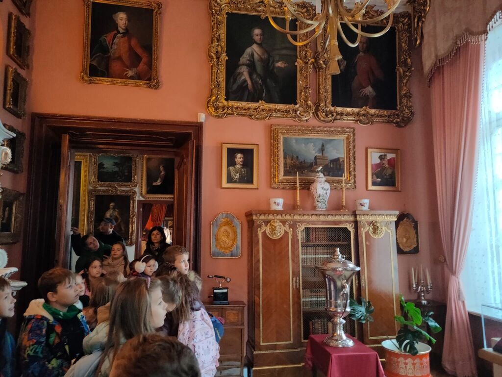 WYCIECZKA DO PAŁACU ZAMOYSKICH W KOZŁÓWCE