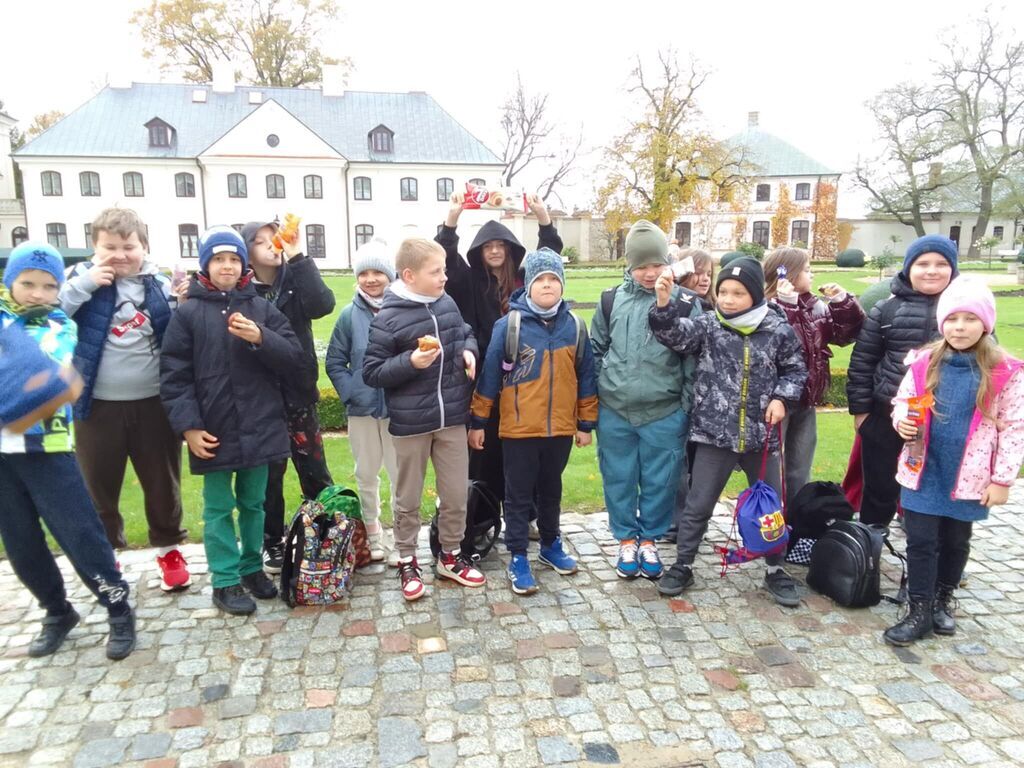 WYCIECZKA DO PAŁACU ZAMOYSKICH W KOZŁÓWCE