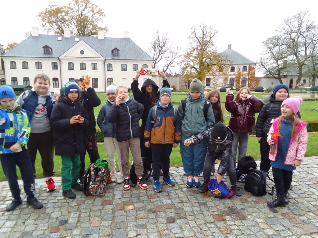 WYCIECZKA DO PAŁACU ZAMOYSKICH W KOZŁÓWCE