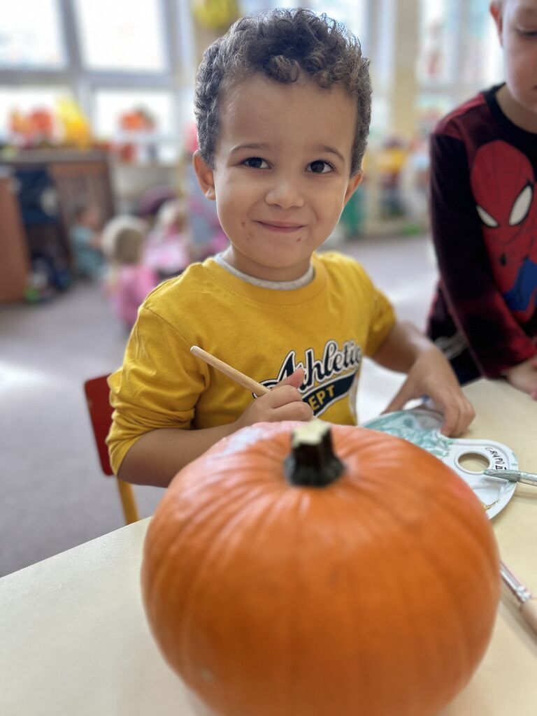 Dyniowe zabawy wspierające rozwój sensomotoryczny