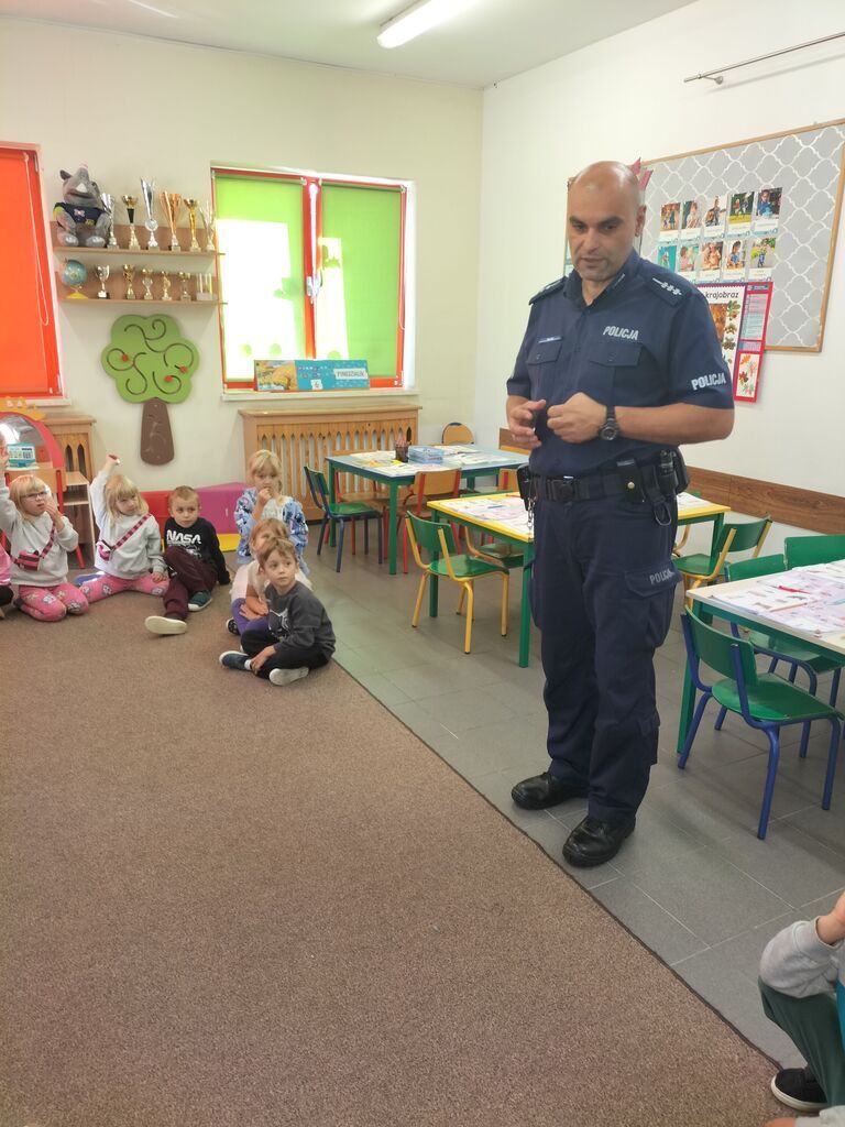 SPOTKANIA Z FUNKCJONARIUSZAMI POLICJI