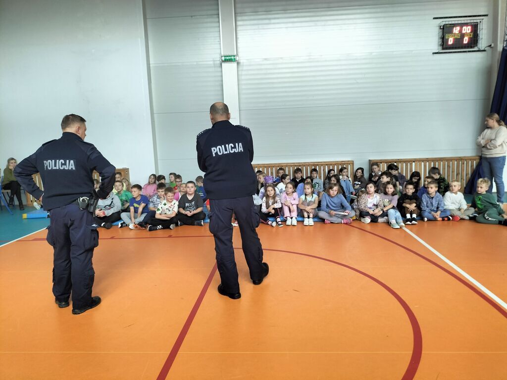 SPOTKANIA Z FUNKCJONARIUSZAMI POLICJI