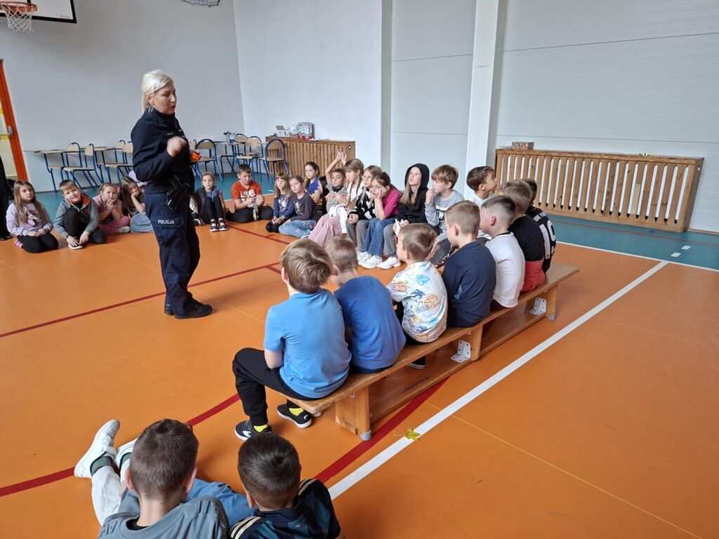 SPOTKANIA Z FUNKCJONARIUSZAMI POLICJI