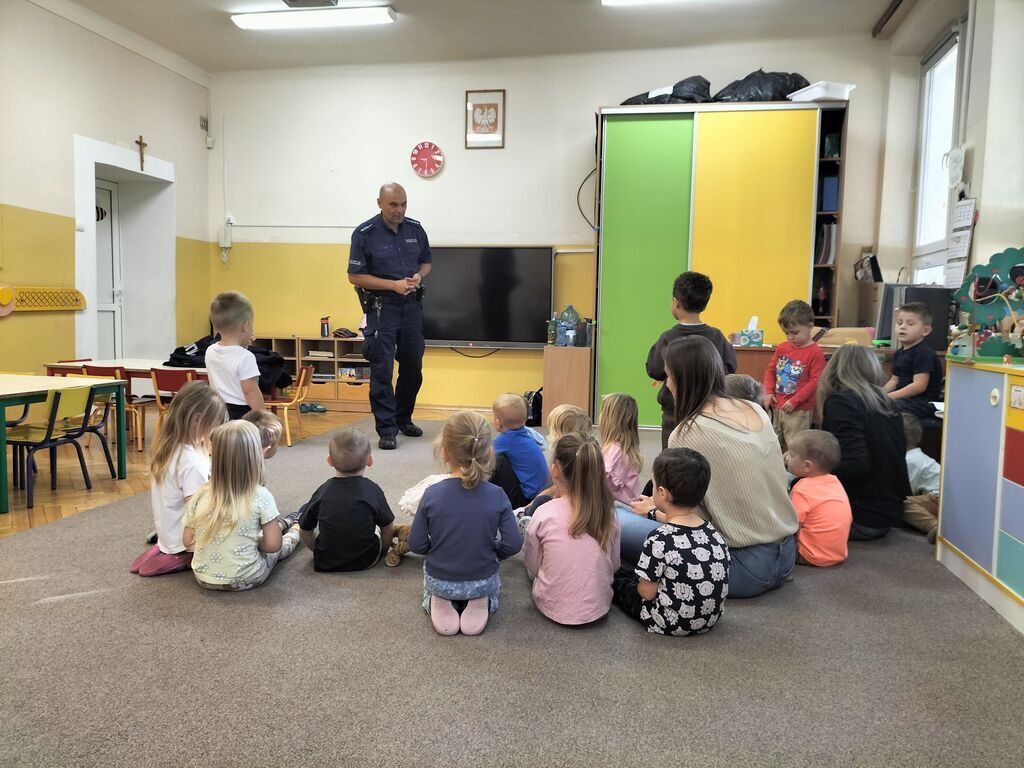 SPOTKANIA Z FUNKCJONARIUSZAMI POLICJI