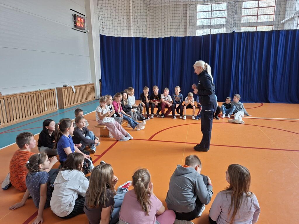 SPOTKANIA Z FUNKCJONARIUSZAMI POLICJI