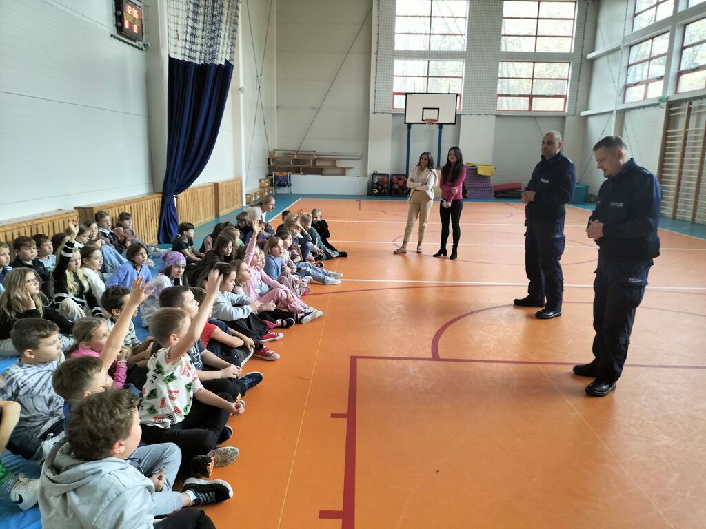 SPOTKANIA Z FUNKCJONARIUSZAMI POLICJI