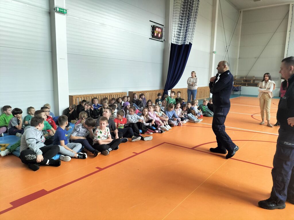 SPOTKANIA Z FUNKCJONARIUSZAMI POLICJI