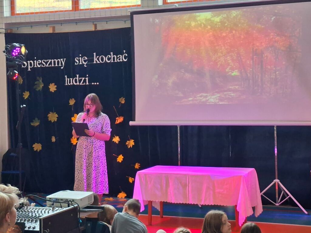 INSCENIZACJA Z OKAZJI ŚWIĘTA ZMARŁYCH