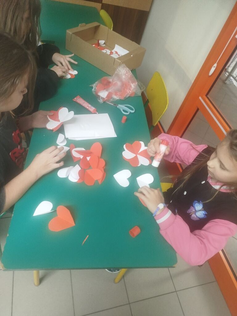 JESIEŃ - KOLOROWA PORA ROKU W NASZEJ ŚWIETLICY!