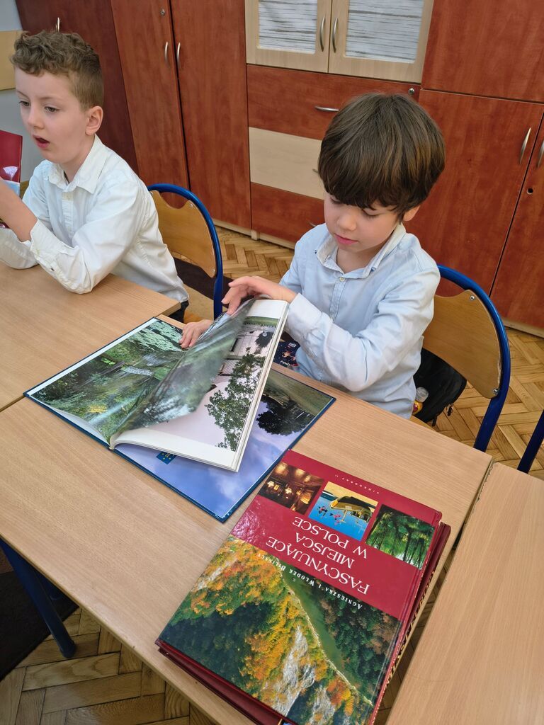 KLASA IB ODKRYWA ŚWIAT MUZEÓW W RAMACH PROJEKTU „STRAŻNICY TRADYCJI”