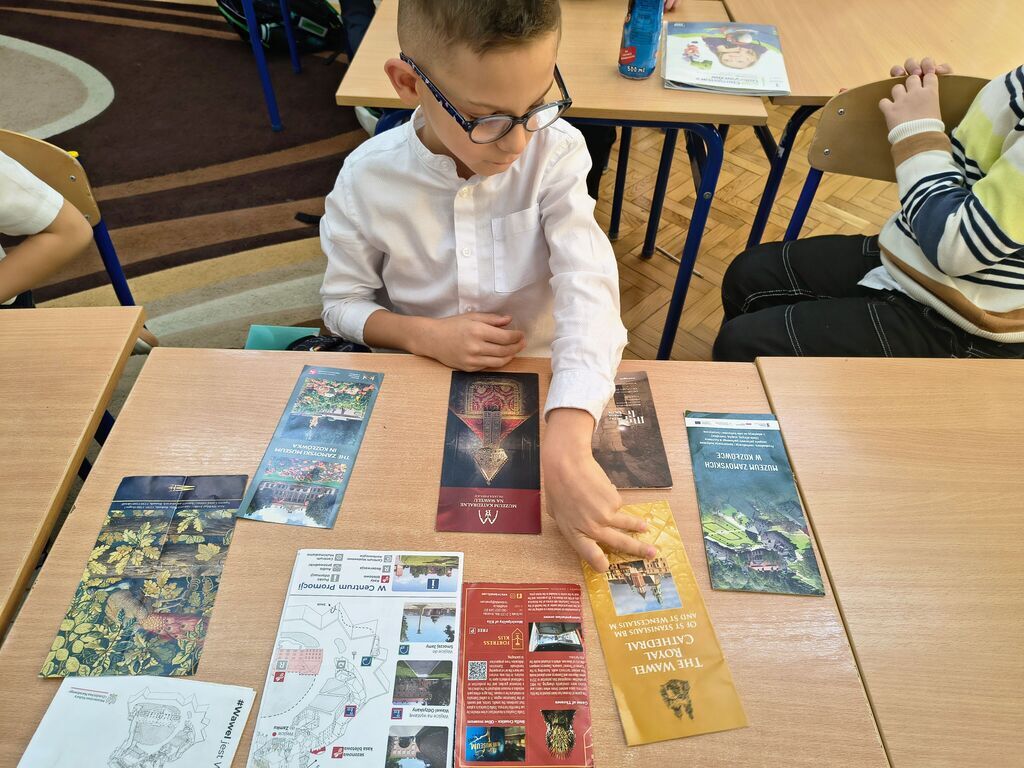 KLASA IB ODKRYWA ŚWIAT MUZEÓW W RAMACH PROJEKTU „STRAŻNICY TRADYCJI”
