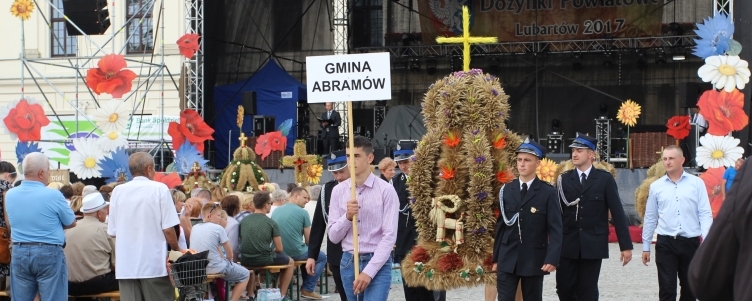 Podczas Dożynek Powiatowych w Lubartowie w dniu 27 sierpnia 2017r.  Gminę Abramów reprezentowała delegacja mieszkańców Wolicy.