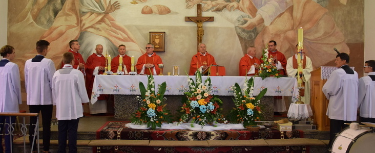 Parafia polskokatolicka p.w. św. Jana Chrzciciela w Świeciechowie Dużym w niedzielę 24 czerwca świętowała 90-lecie istnienia. 