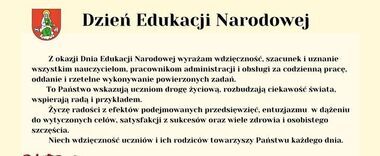 Zdjęcie przedstawia plakat z okazji Dnia Edukacji Narodowej z tekstem poświęconym nauczycielom, czerwoną jabłkową grafiką i podpisem osobistości.