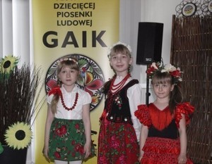 RELACJA Z V POWIATOWEGO FESTIWALU  DZIECIĘCEJ PIOSENKI LUDOWEJ GAIK