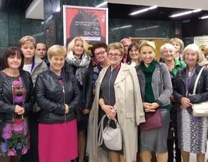 WYJAZD DYSKUSYJNYCH KLUBÓW KSIĄŻKI DO TEATRU 
