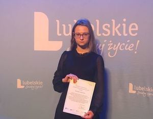 Uczennica Liceum Ogólnokształcącego w Dęblinie stypendystką programu „Lubelskie wspiera uzdolnionych 2019 – 2020”
