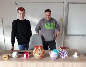 Najpiękniejsza ozdoba choinkowa w ZSZ nr 2 – konkurs międzyklasowy 