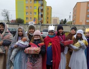 Kolędnicy Misyjni w szkole i w parafii