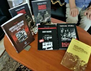 Książki Tadeusza Opieki już dostępne w Miejskiej Bibliotece Publicznej w Dęblinie