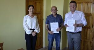 Podpisanie umowy na realizację zadań polegających na przebudowie dróg w gminie Dziemiany