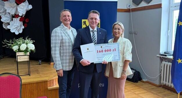 Podpisanie umowy na dofinansowanie zadania pn. „Modernizacja drogi transportu rolnego w miejscowości Dębina”